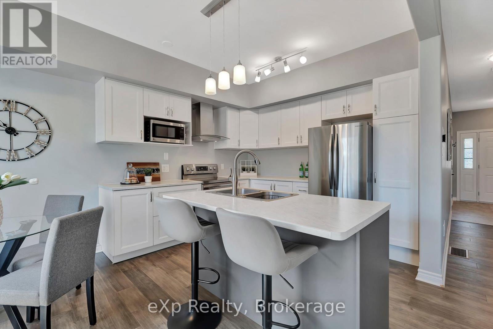 D2 - 12 Brantwood Park Road, Brantford, Ontario  N3P 1G2 - Photo 8 - X12180592