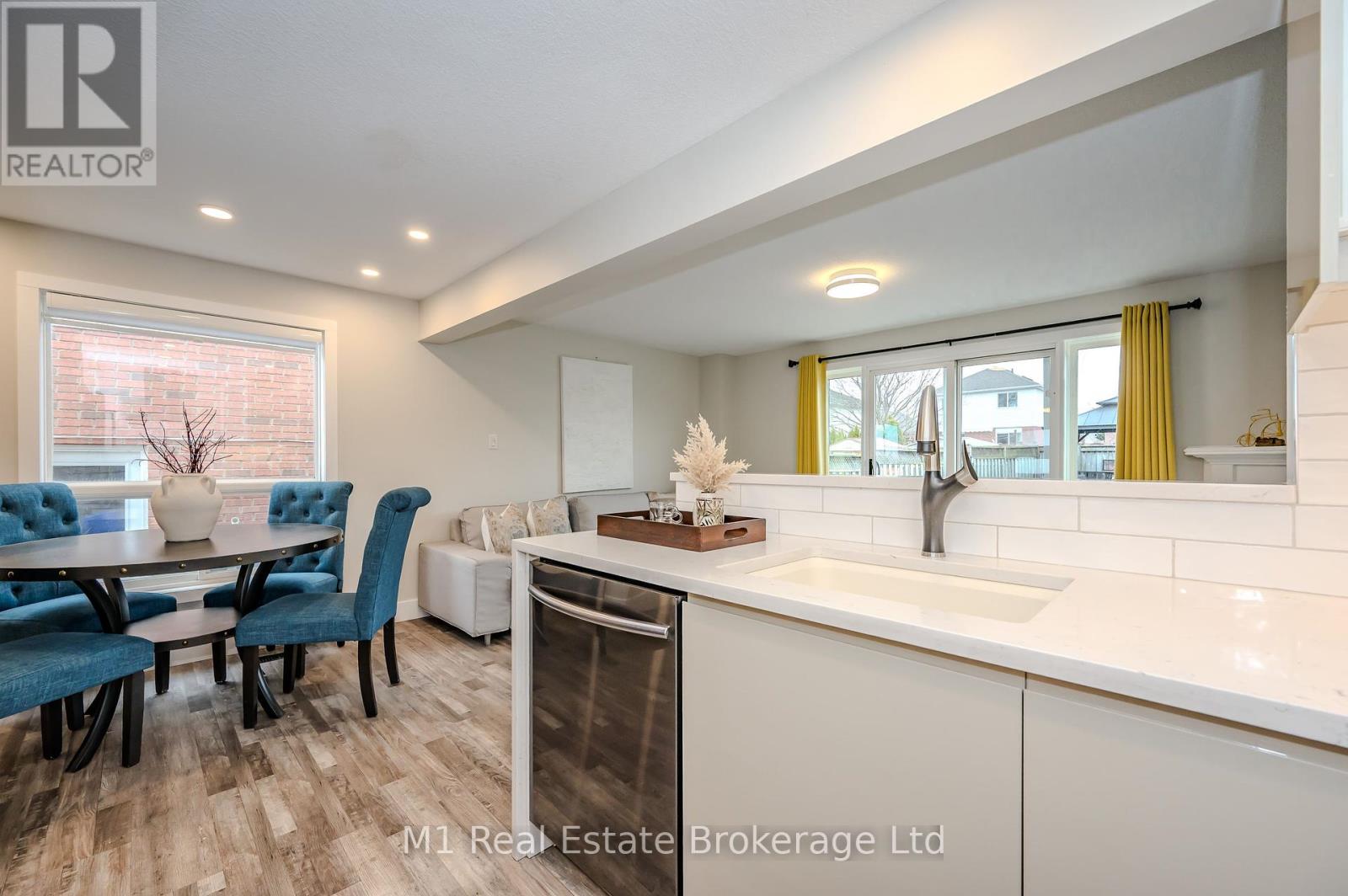 155 Stephanie Drive, Guelph, Ontario  N1K 1X7 - Photo 13 - X12180593