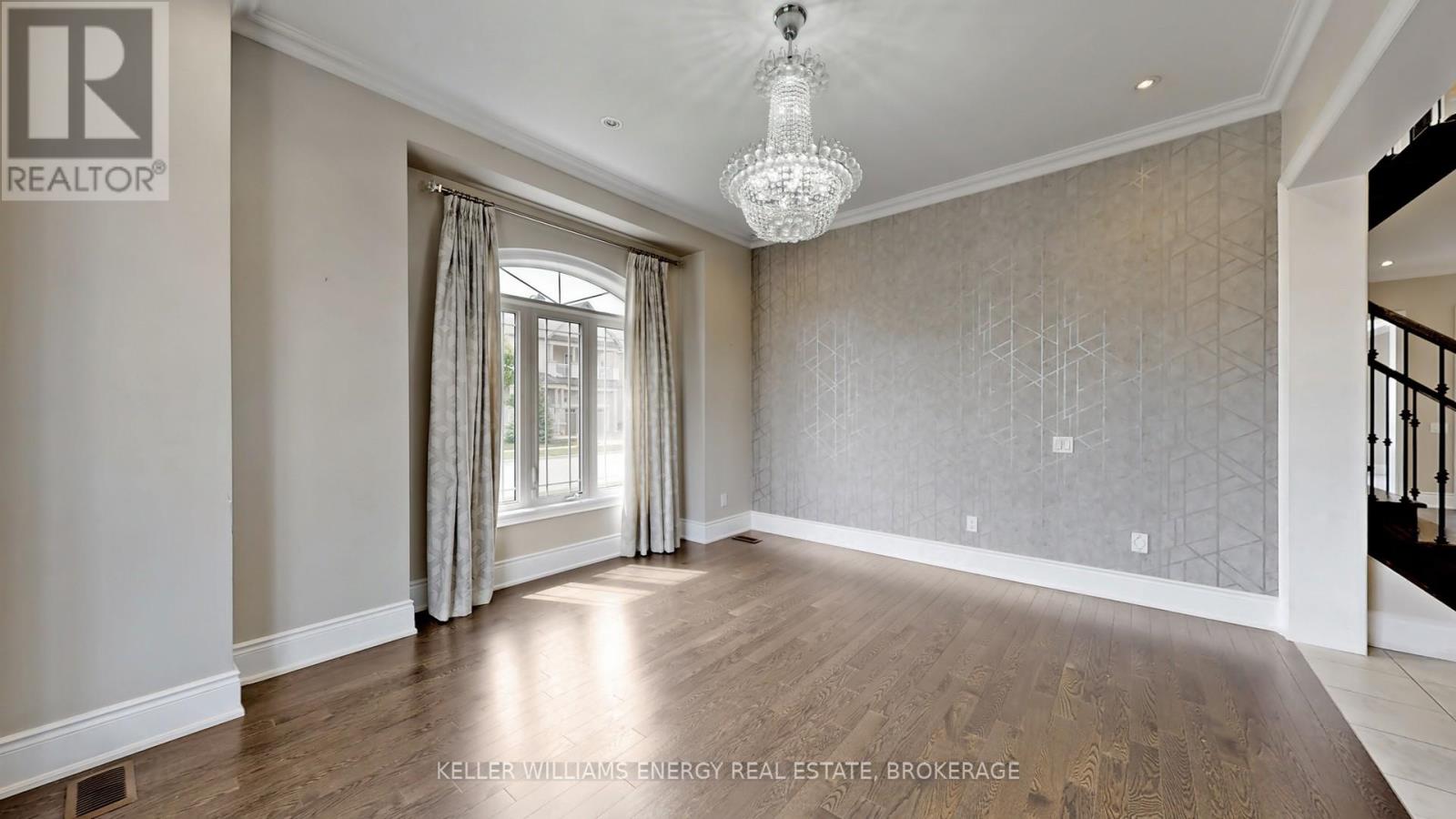 Property at 125 CHESNEY CRESCENT image 5