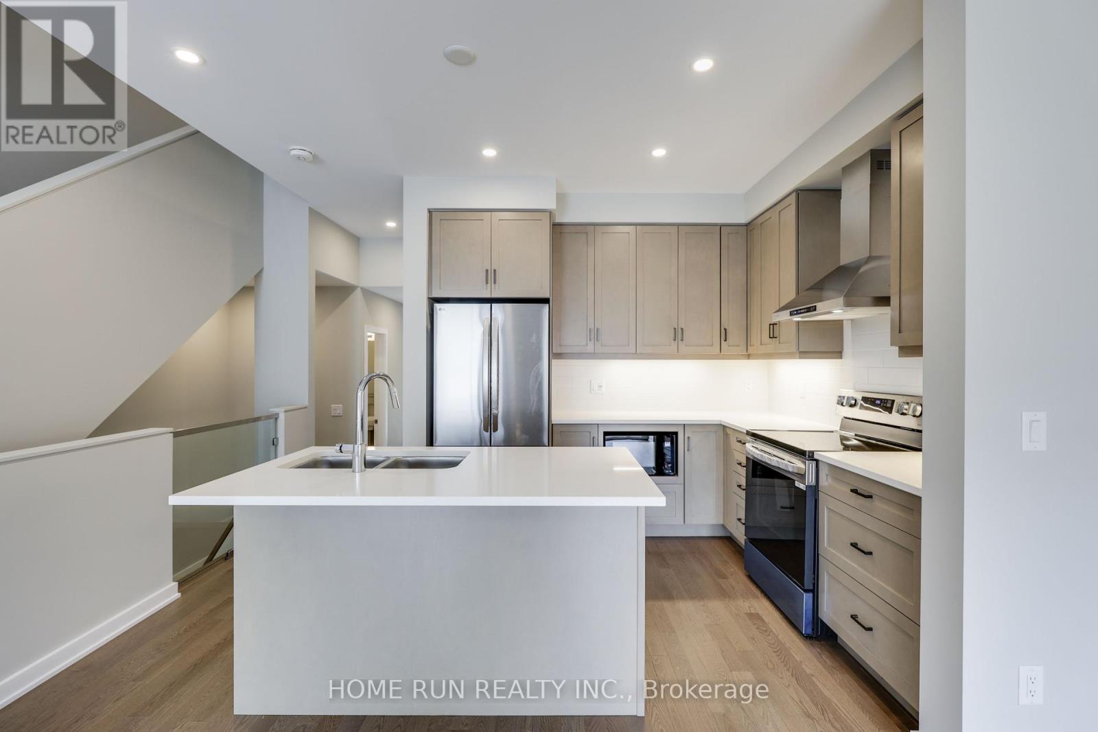 1064 Kitigan Grove, Ottawa, Ontario  K2K 0N7 - Photo 10 - X12180539