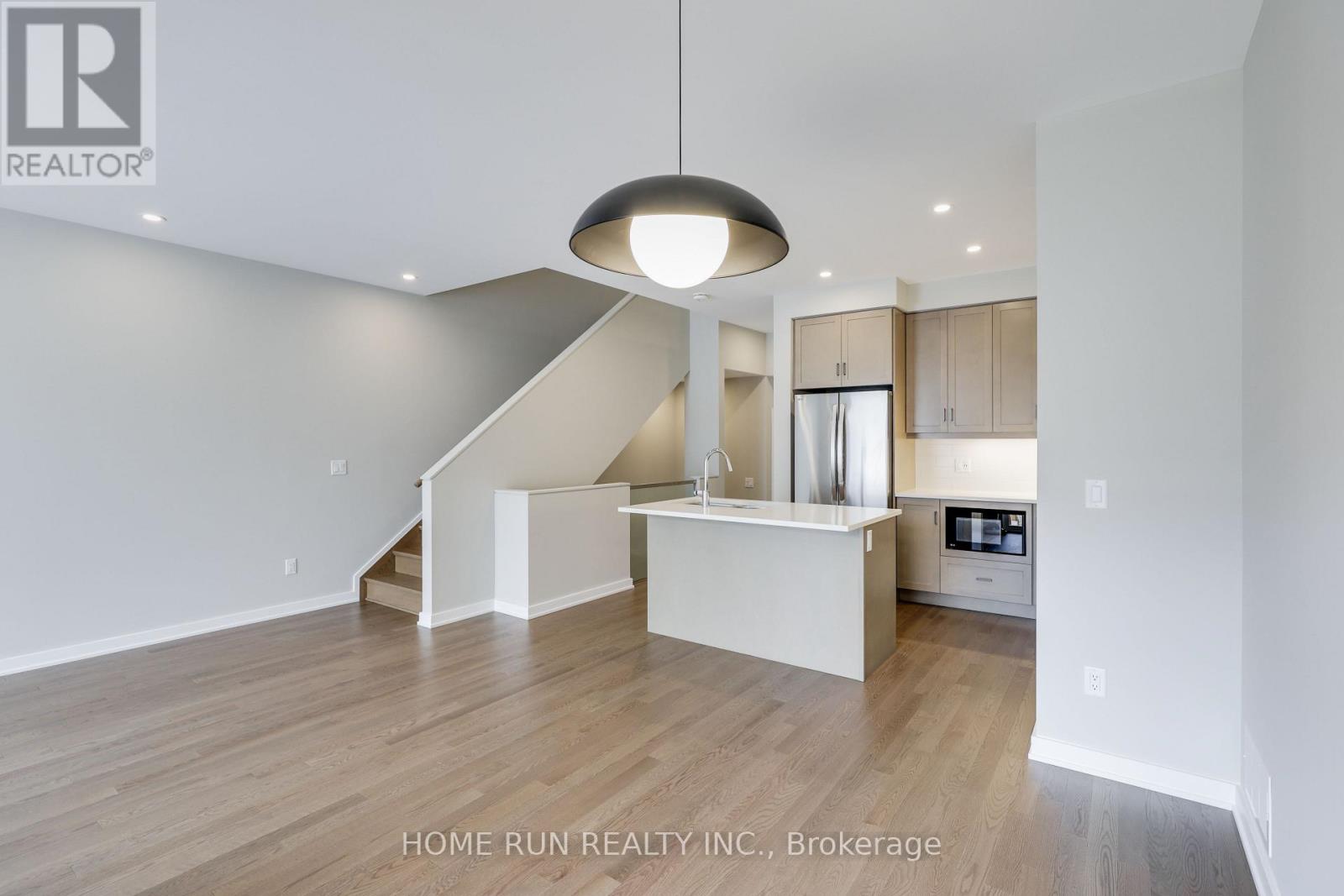 1064 Kitigan Grove, Ottawa, Ontario  K2K 0N7 - Photo 12 - X12180539