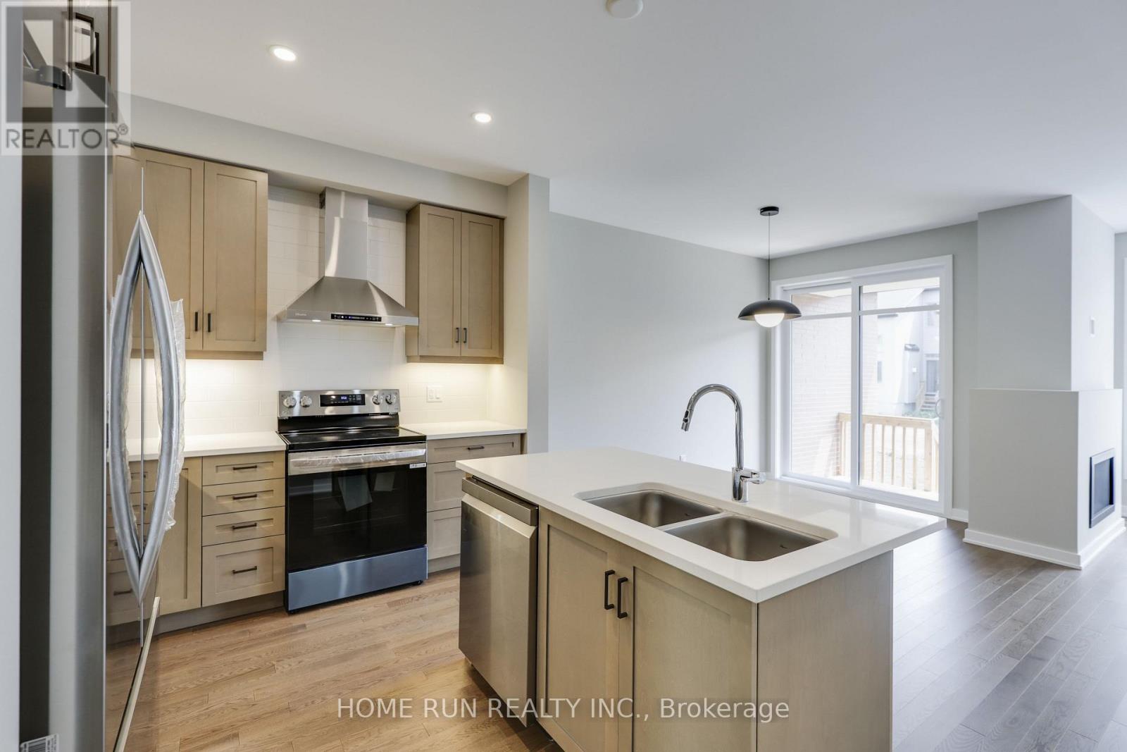 1064 Kitigan Grove, Ottawa, Ontario  K2K 0N7 - Photo 8 - X12180539