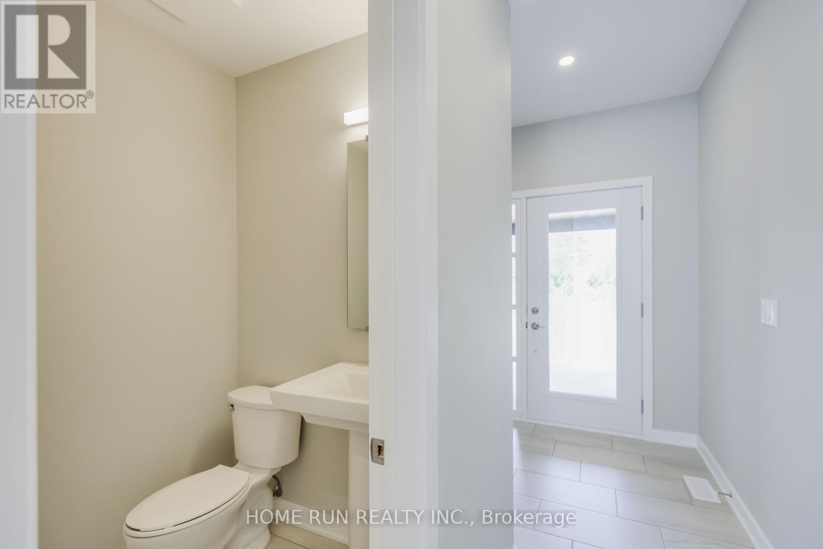 1064 Kitigan Grove, Ottawa, Ontario  K2K 0N7 - Photo 5 - X12180539