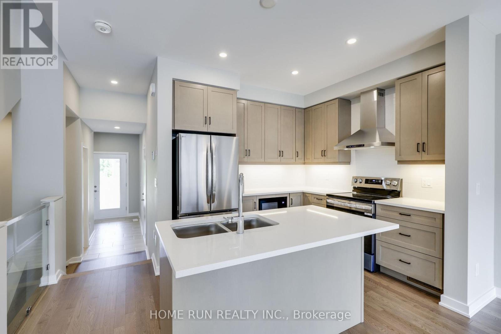 1064 Kitigan Grove, Ottawa, Ontario  K2K 0N7 - Photo 7 - X12180539