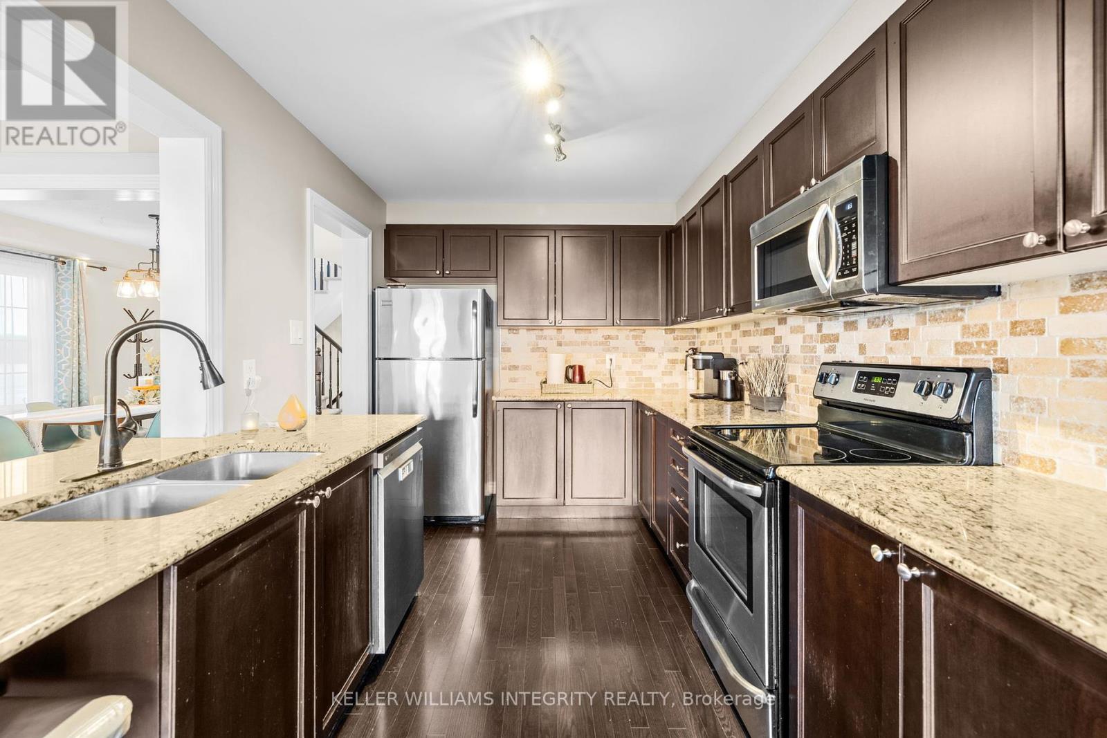 534 Meadowcreek Circle, Ottawa, Ontario  K2M 0J9 - Photo 13 - X12180542