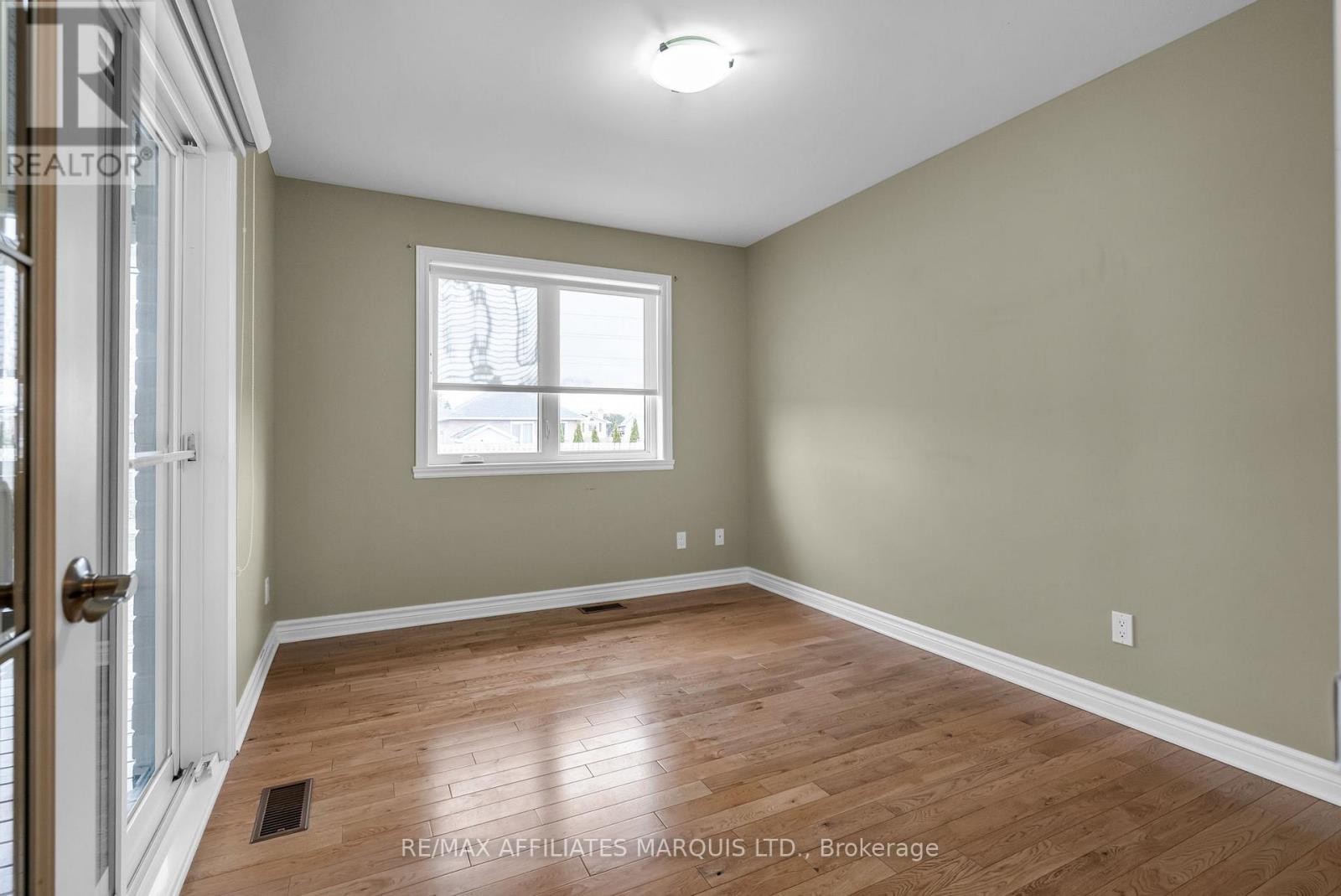 324 Glen Nora Drive, Cornwall, Ontario  K6H 0A8 - Photo 17 - X12043747