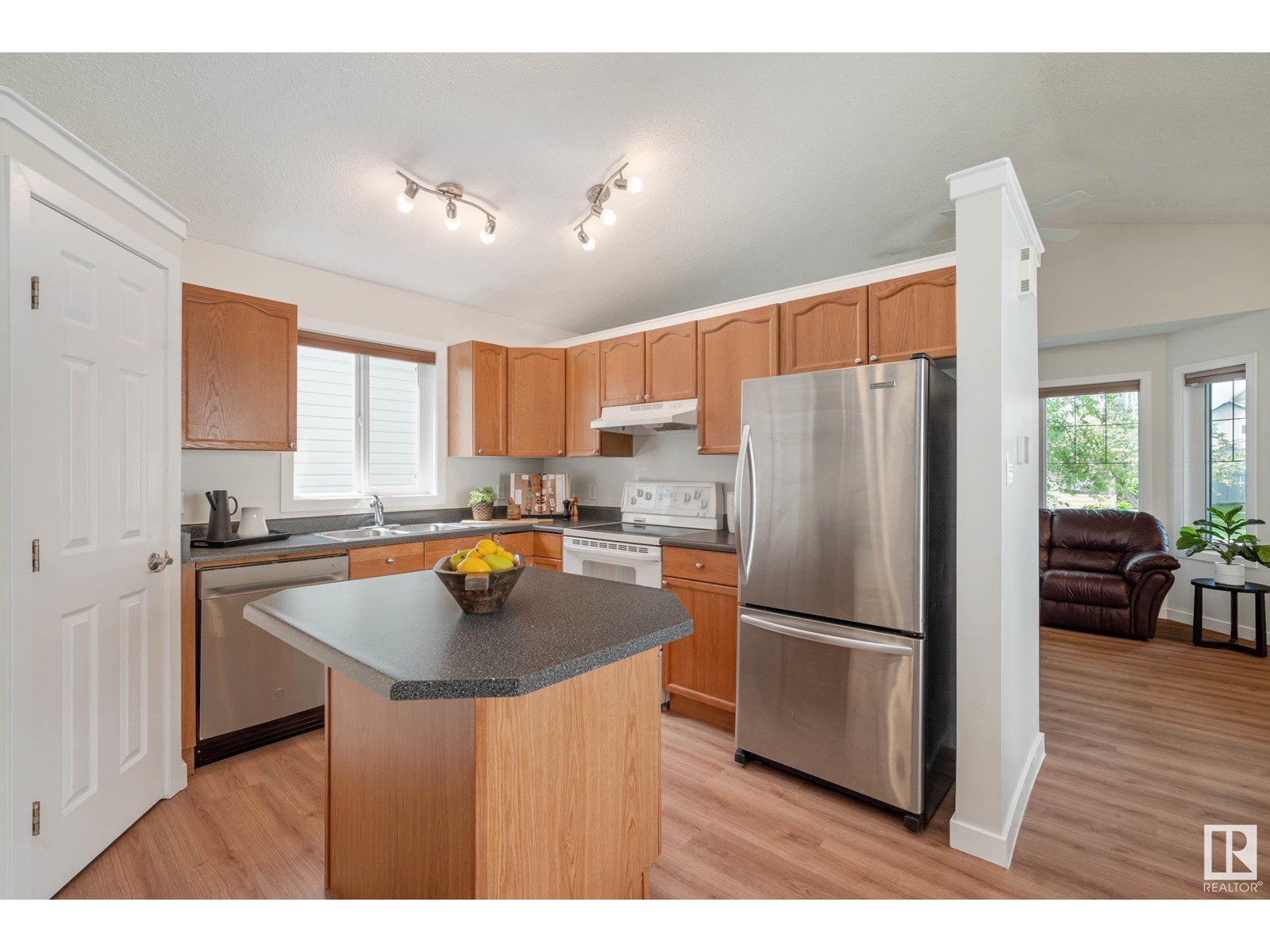 1213 Gillespie Cr Nw, Edmonton, Alberta  T5T 6M5 - Photo 11 - E4439048