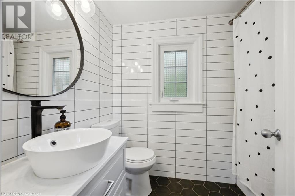 162 Moore Street S, Waterloo, Ontario  N2J 1X6 - Photo 25 - 40733492