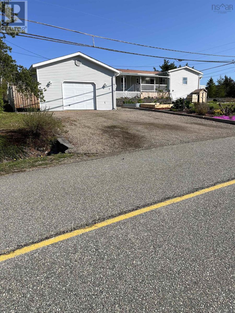 7 Cemetery Road, Port Hastings, Nova Scotia  B9A 1K7 - Photo 3 - 202508212