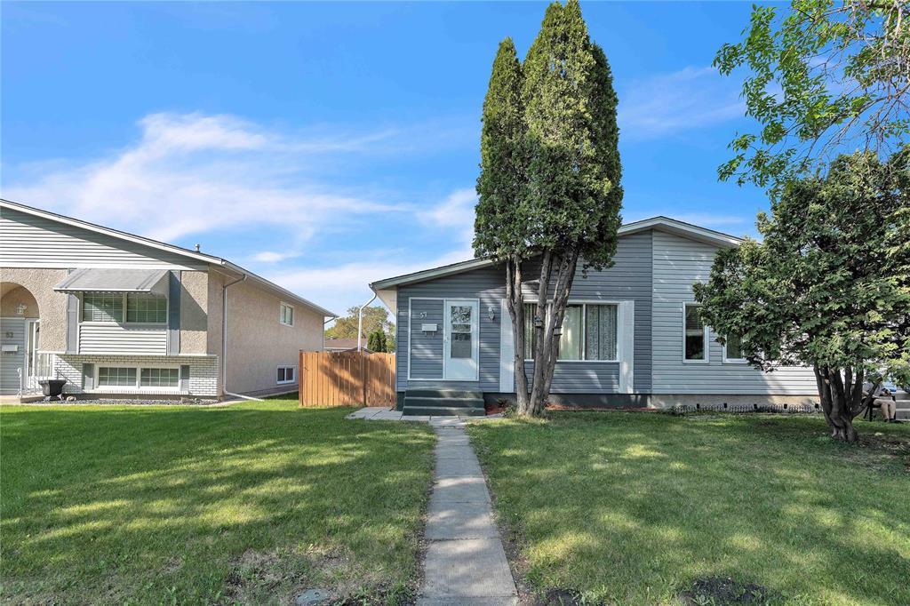 57 Rudolph Bay, Winnipeg, Manitoba  R2K 3G2 - Photo 1 - 202513260