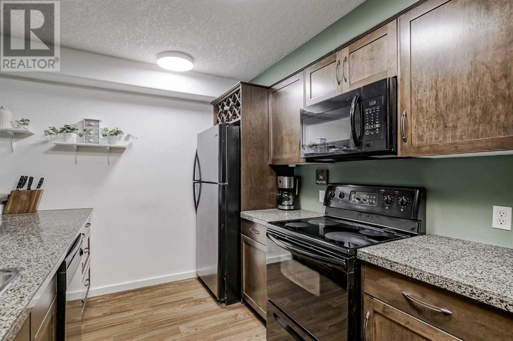 Property at 208, 355 5 Avenue NE image 2