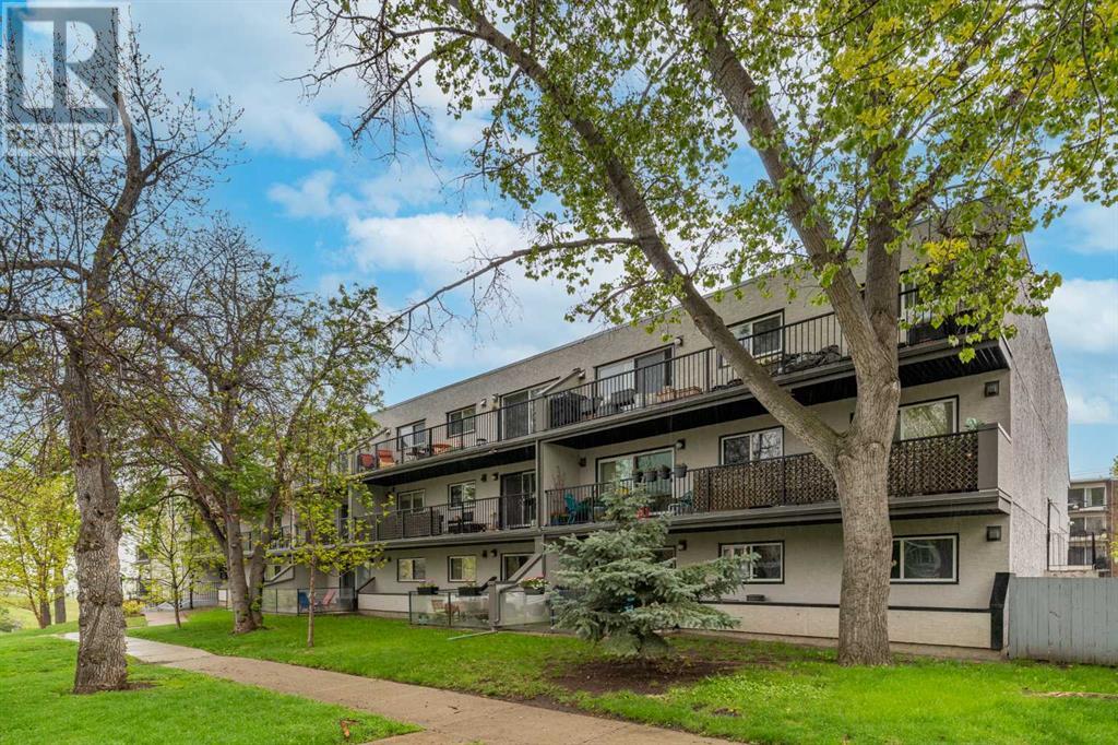 Property at 208, 355 5 Avenue NE image 3