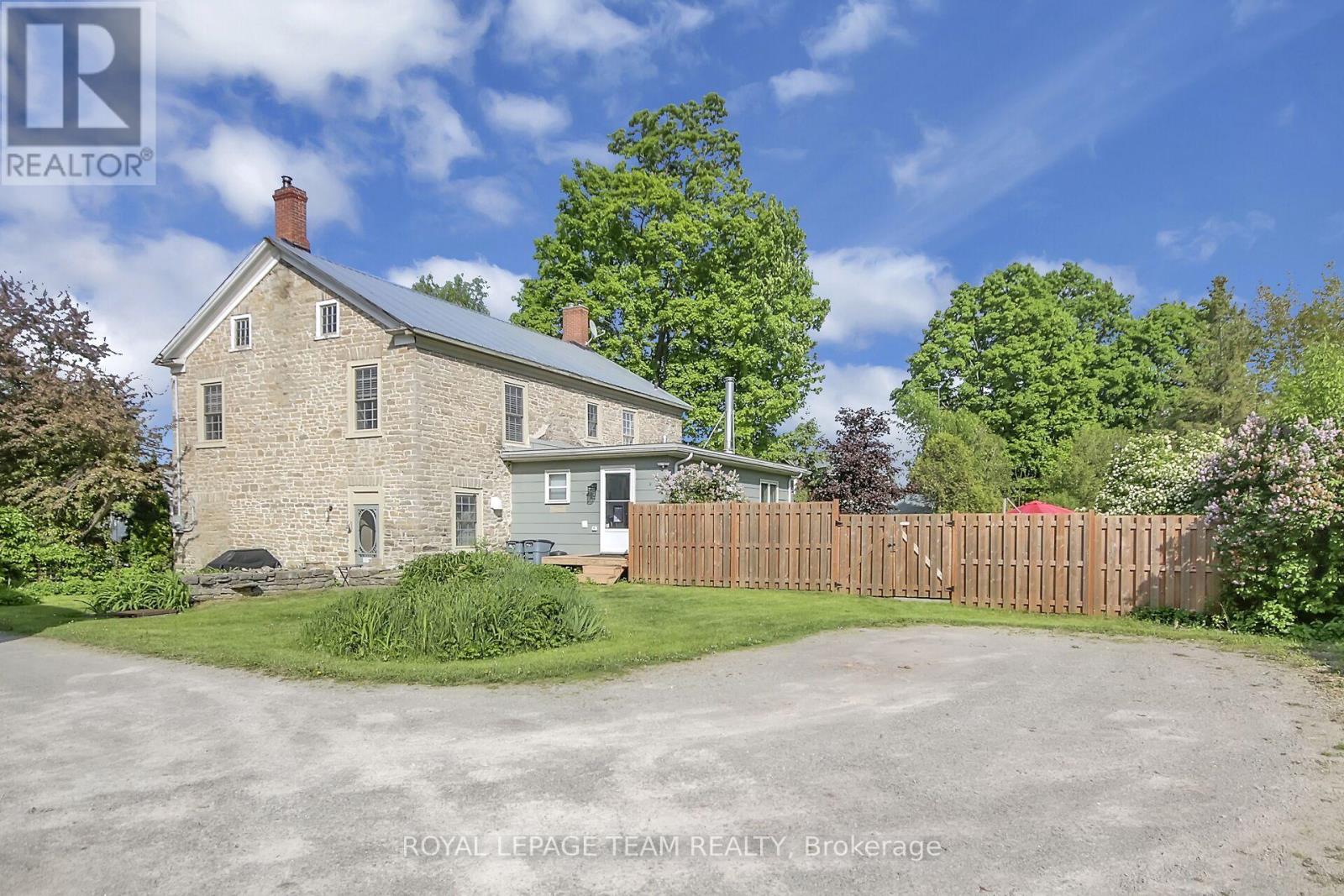 6 Spencer Street, Edwardsburgh/cardinal, Ontario  K0E 1X0 - Photo 43 - X12077352