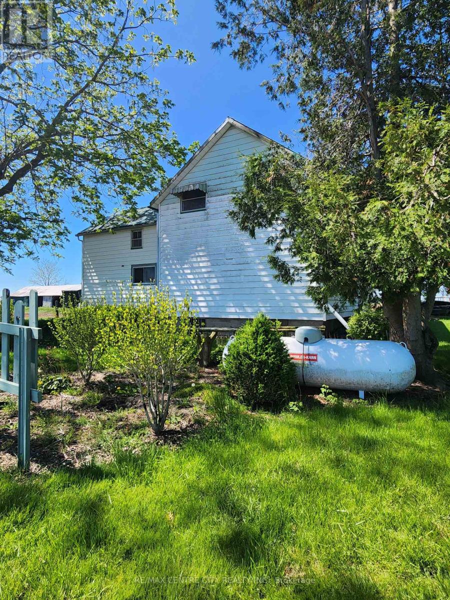 4587 Parkhouse Drive, Southwest Middlesex, Ontario  N0L 1M0 - Photo 14 - X12180624