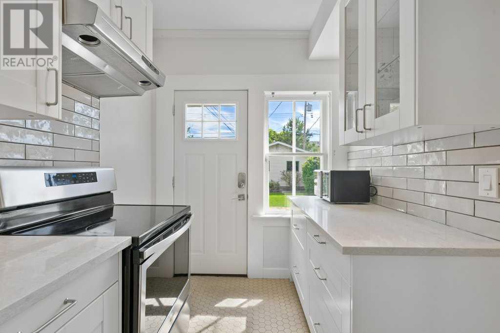 Property at 219 12 Avenue NW image 3