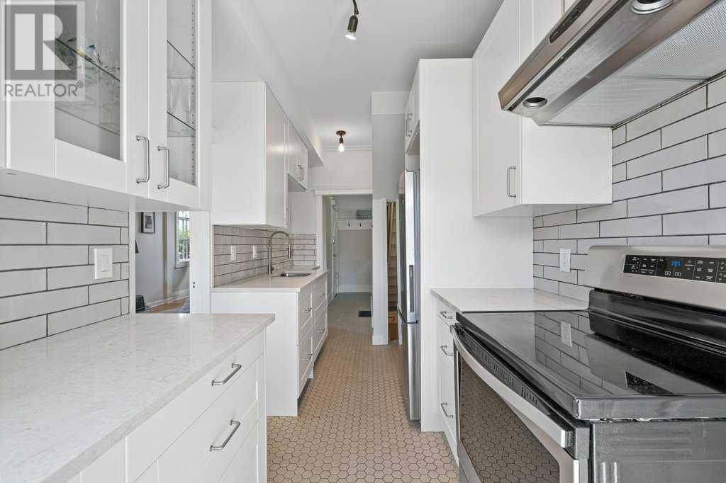 Property at 219 12 Avenue NW image 4