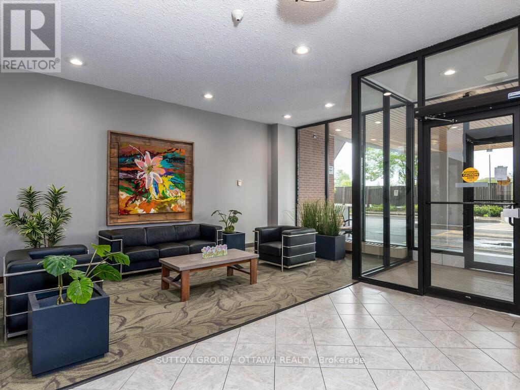 Property at 203 - 2951 RIVERSIDE DRIVE image 3