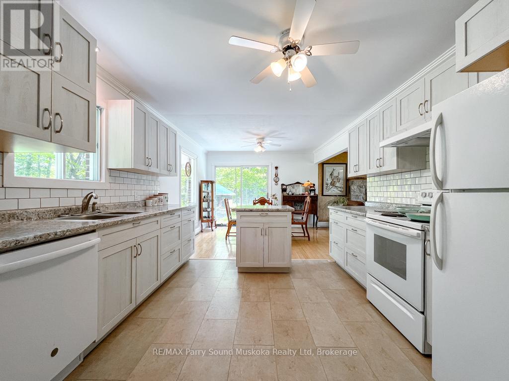 4838 124 Highway, Magnetawan, Ontario  P0A 1P0 - Photo 21 - X12180654