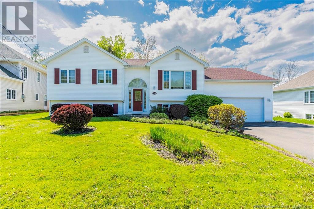 30 Alberta Court, Dieppe, New Brunswick