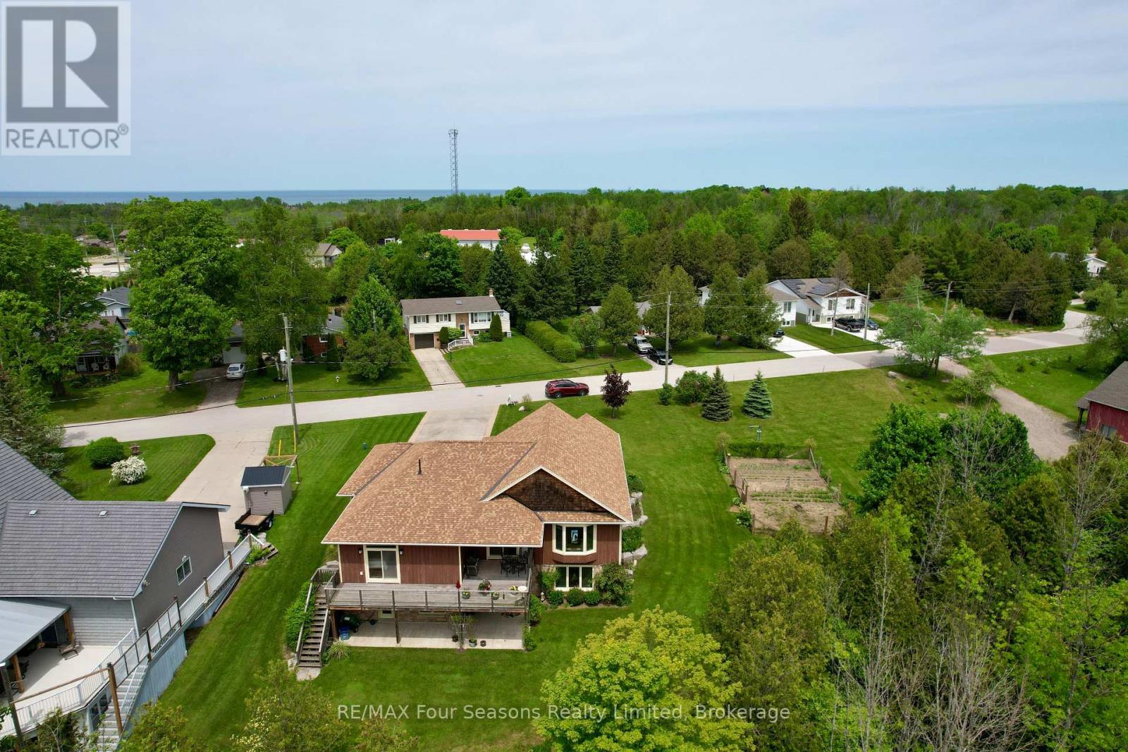 229 S Rankin Street, Saugeen Shores, Ontario  N0H 2L0 - Photo 10 - X12062589
