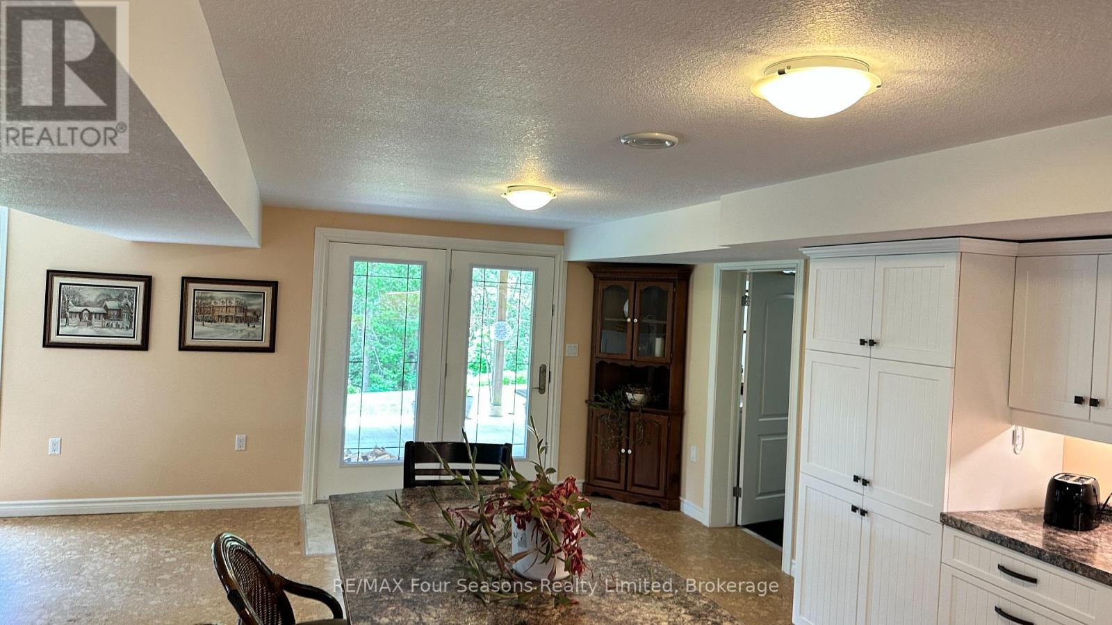 229 S Rankin Street, Saugeen Shores, Ontario N0H 2L0 - Photo 32 - X12062589