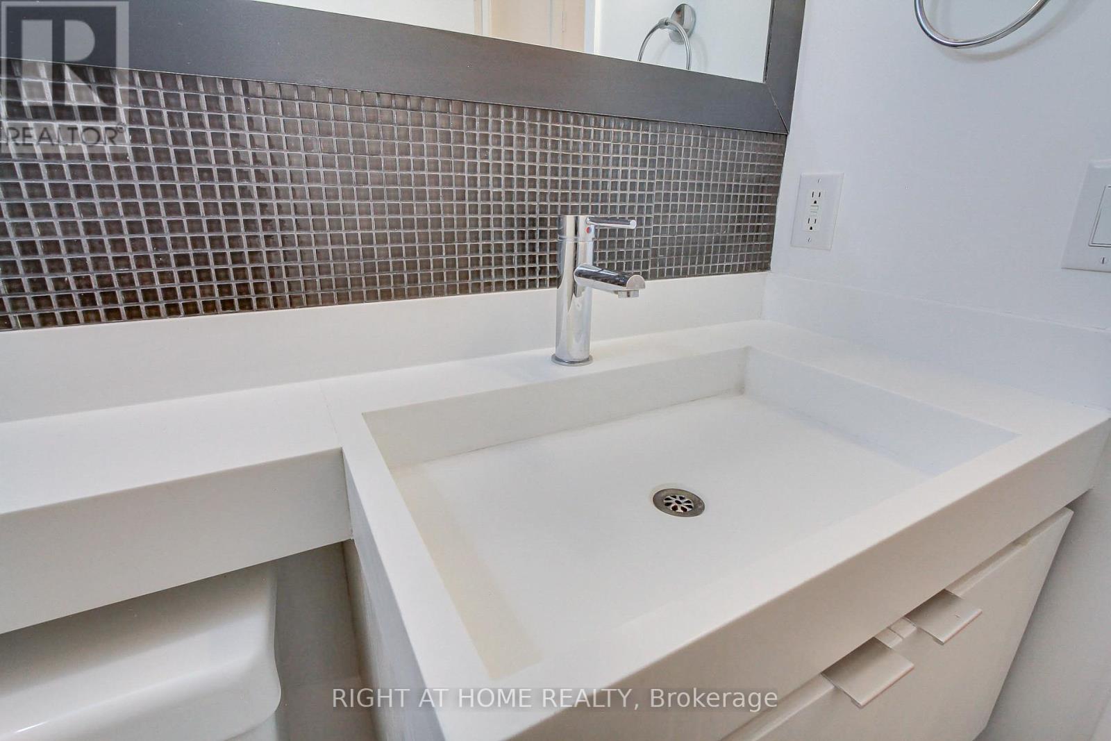1115 - 4k Spadina Avenue, Toronto, Ontario  M5V 3Y9 - Photo 21 - C12114537