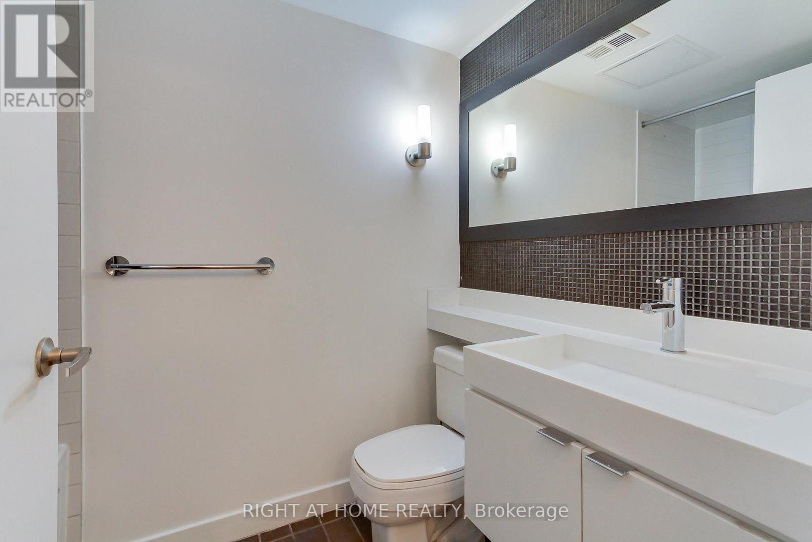 1115 - 4k Spadina Avenue, Toronto, Ontario  M5V 3Y9 - Photo 22 - C12114537