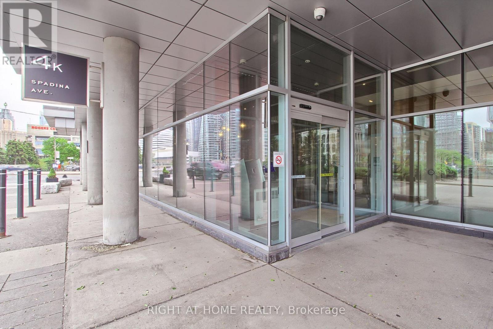 1115 - 4k Spadina Avenue, Toronto, Ontario  M5V 3Y9 - Photo 2 - C12114537