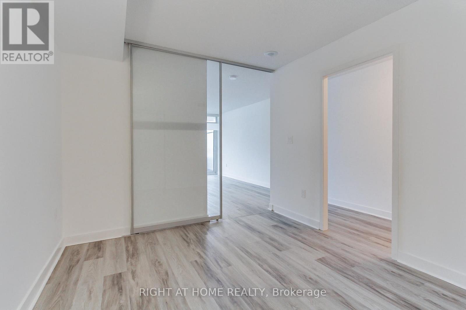 1115 - 4k Spadina Avenue, Toronto, Ontario  M5V 3Y9 - Photo 9 - C12114537