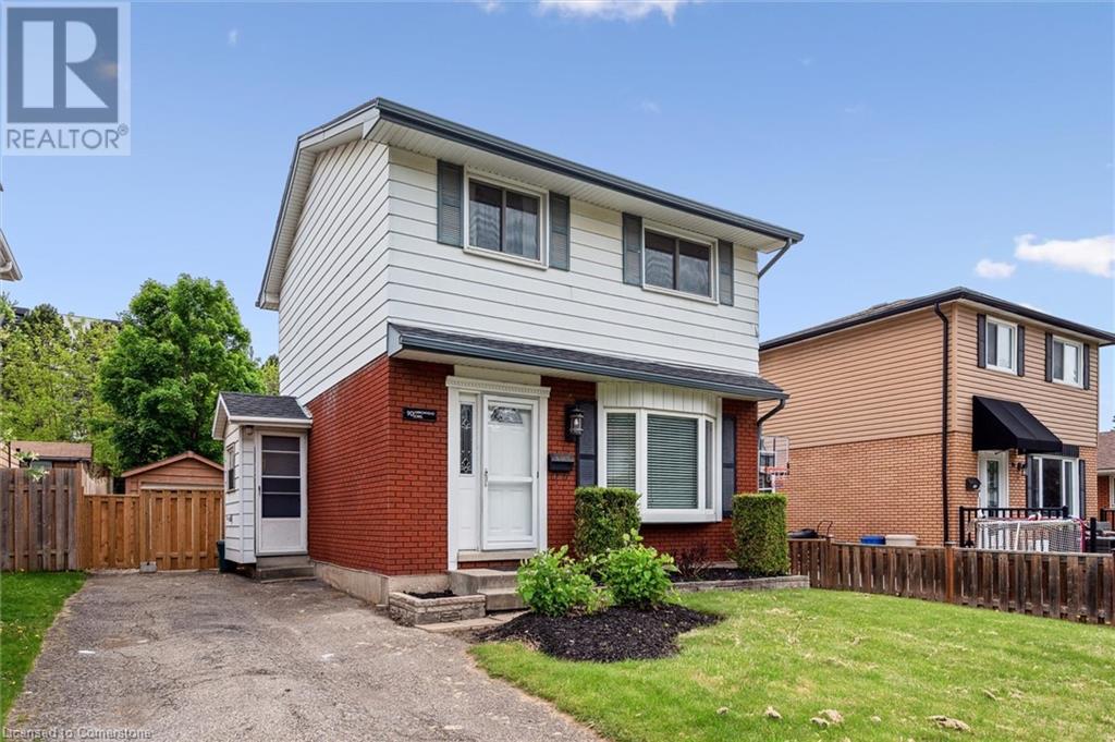 Property at 90 ARROWHEAD Crescent image 4