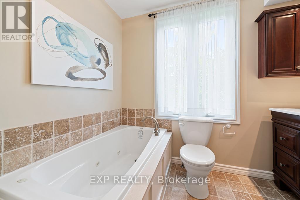 207 Church Street S, Richmond Hill, Ontario  L4C 1W7 - Photo 30 - N12180538