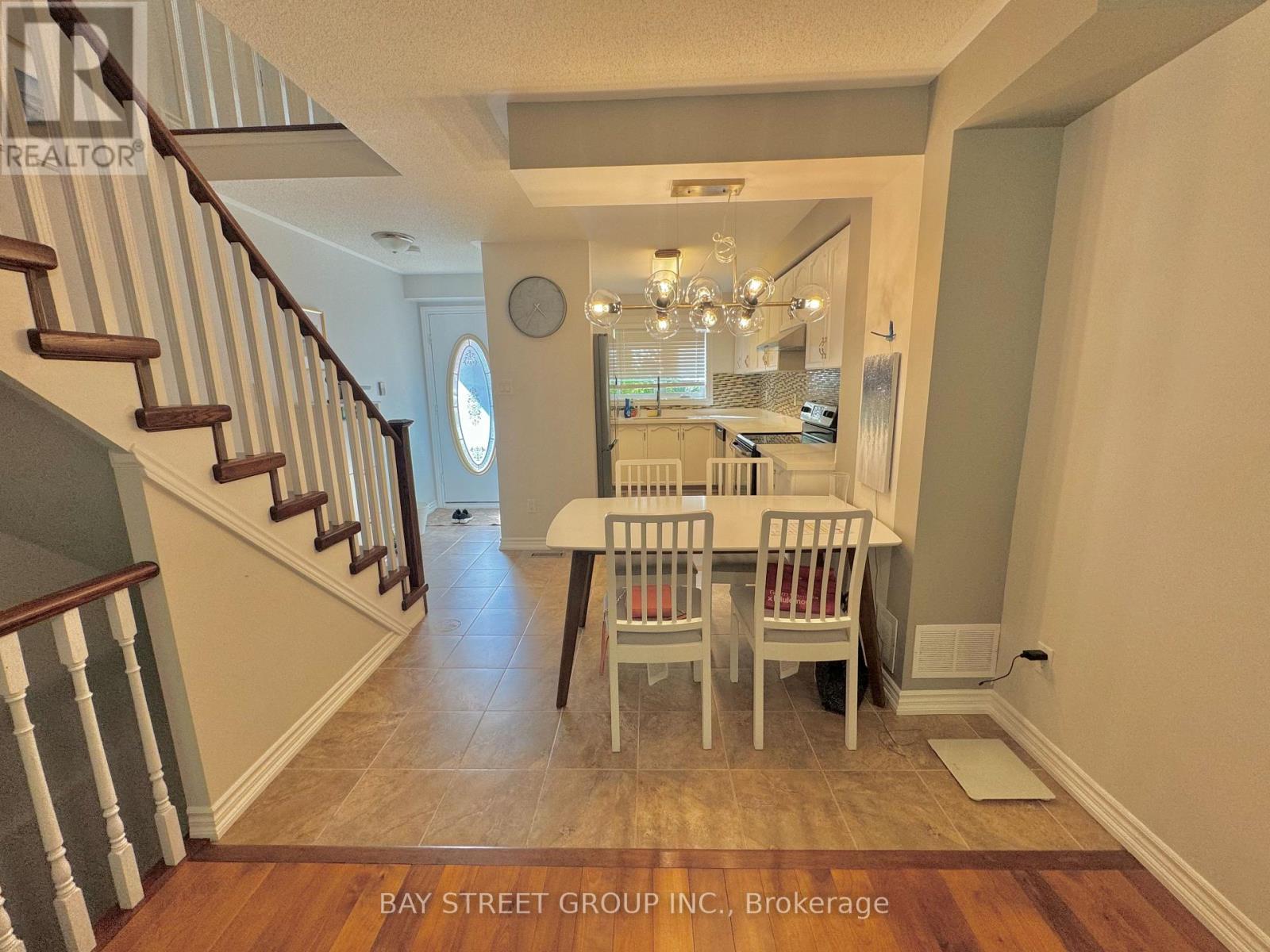 38a - 5940 Glen Erin Drive, Mississauga, Ontario  L5M 5W9 - Photo 2 - W12180537