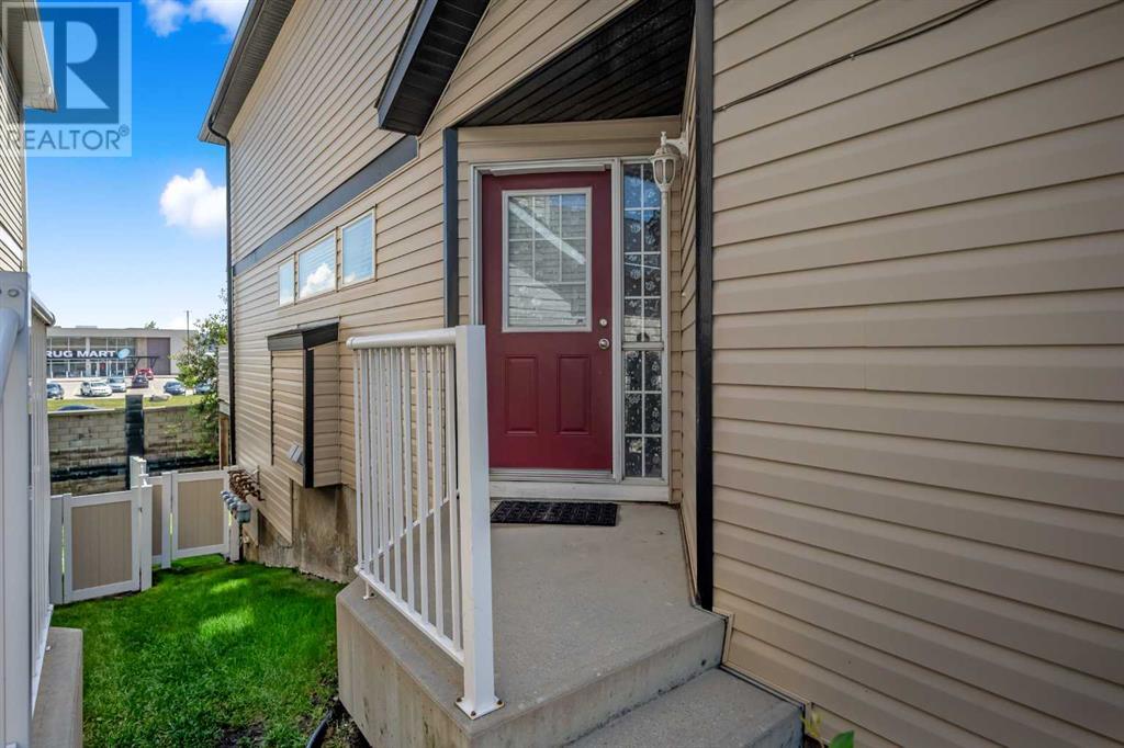 Property at 177 Royal Birch Mount NW image 3
