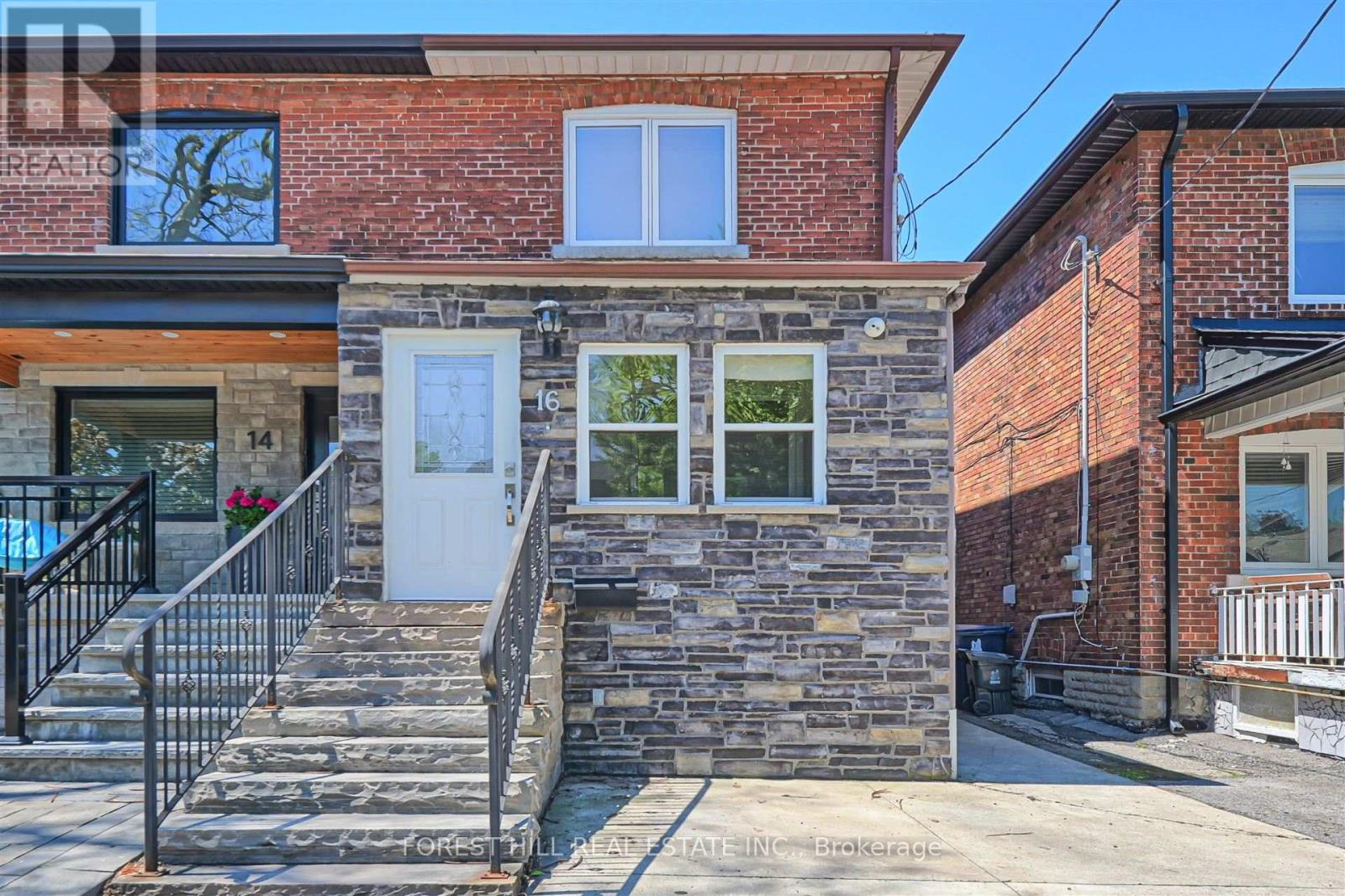 16 Chambers Avenue, Toronto, Ontario  M6N 3L9 - Photo 30 - W12177967