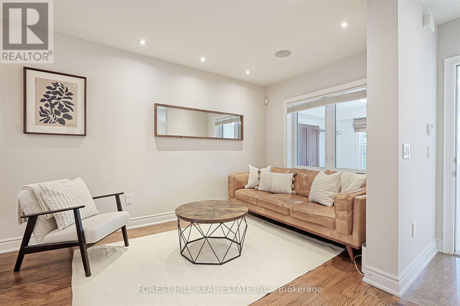 16 Chambers Avenue, Toronto, Ontario  M6N 3L9 - Photo 4 - W12177967
