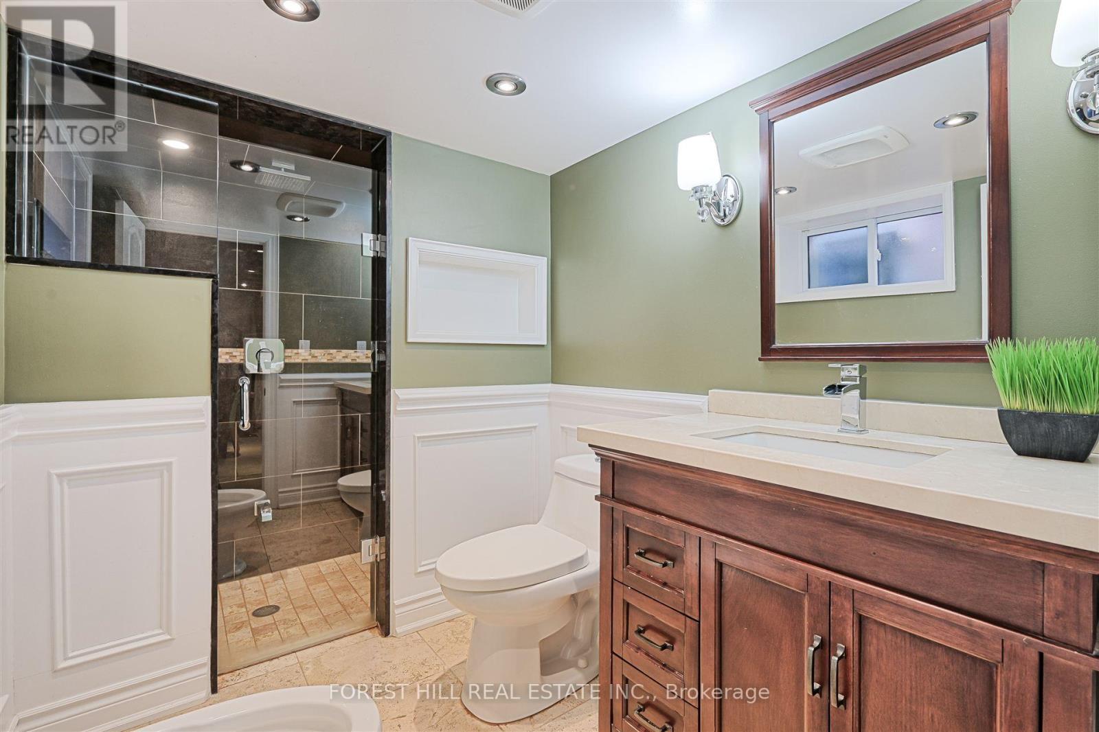 16 Chambers Avenue, Toronto, Ontario  M6N 3L9 - Photo 26 - W12177967