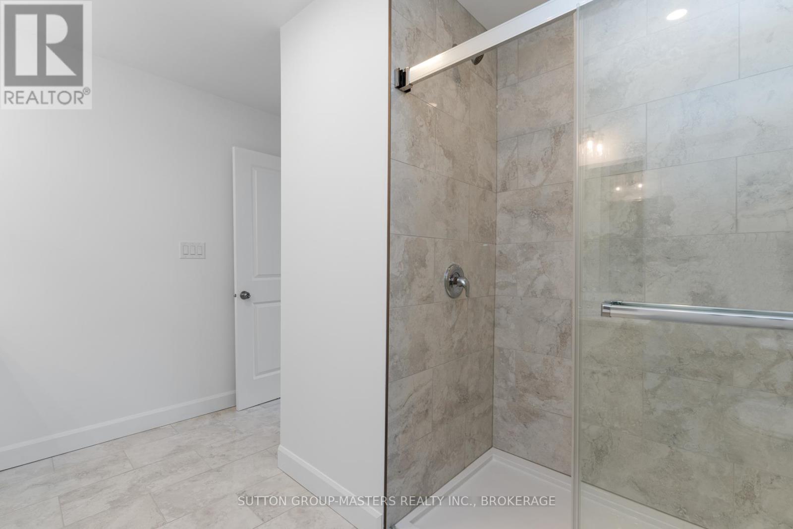 201 Superior Drive, Loyalist (Amherstview), Ontario  K7N 0E9 - Photo 29 - X12073788