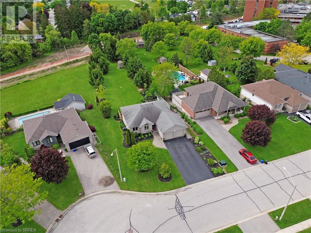25 BRADBURY Crescent, paris, Ontario