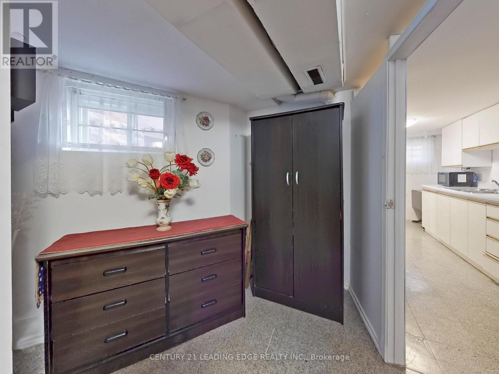 286 Glenholme Avenue, Toronto (Oakwood Village), Ontario  M6E 3C8 - Photo 31 - C12180552