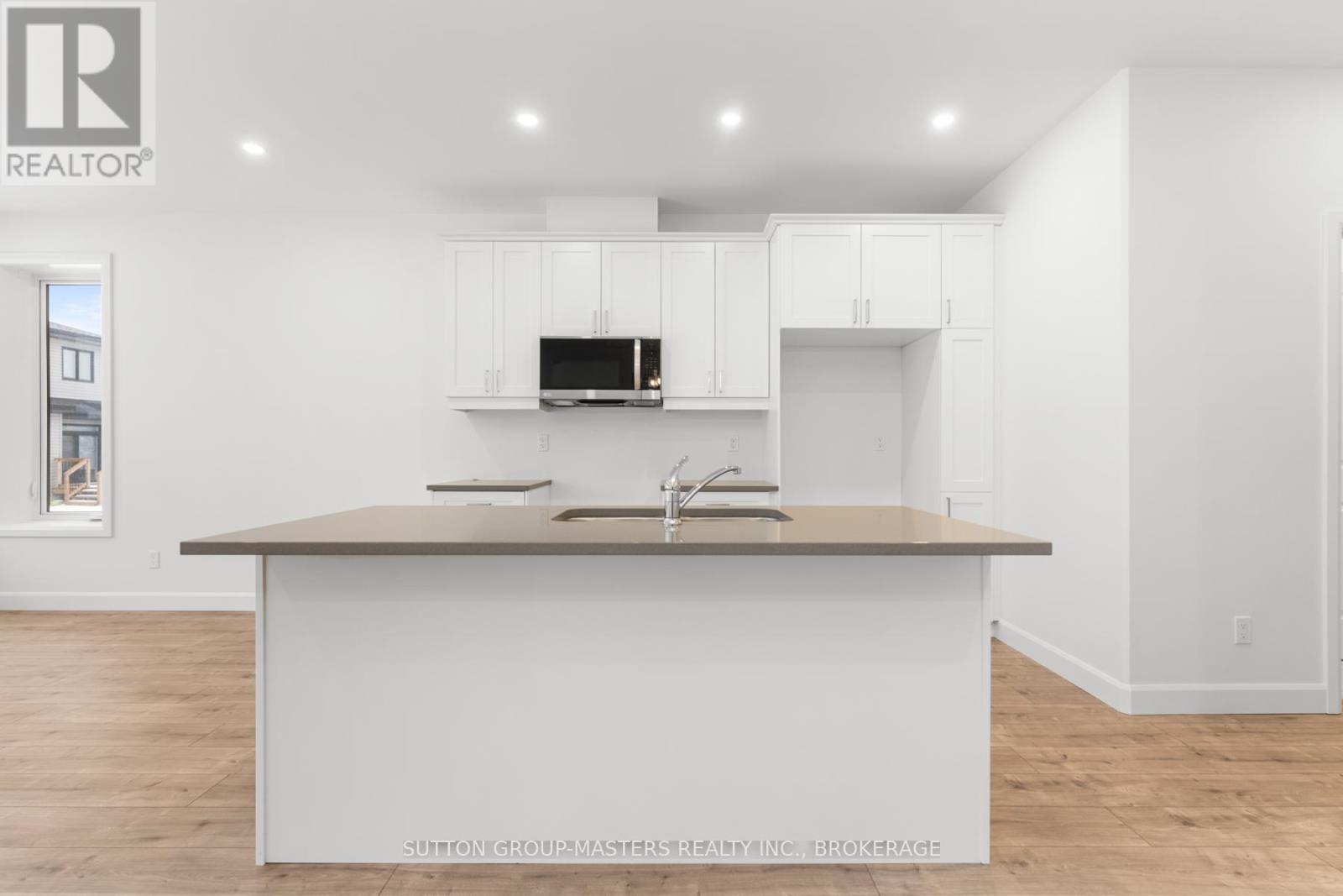 208 Superior Drive, Loyalist, Ontario  K7N 0E5 - Photo 47 - X12071114