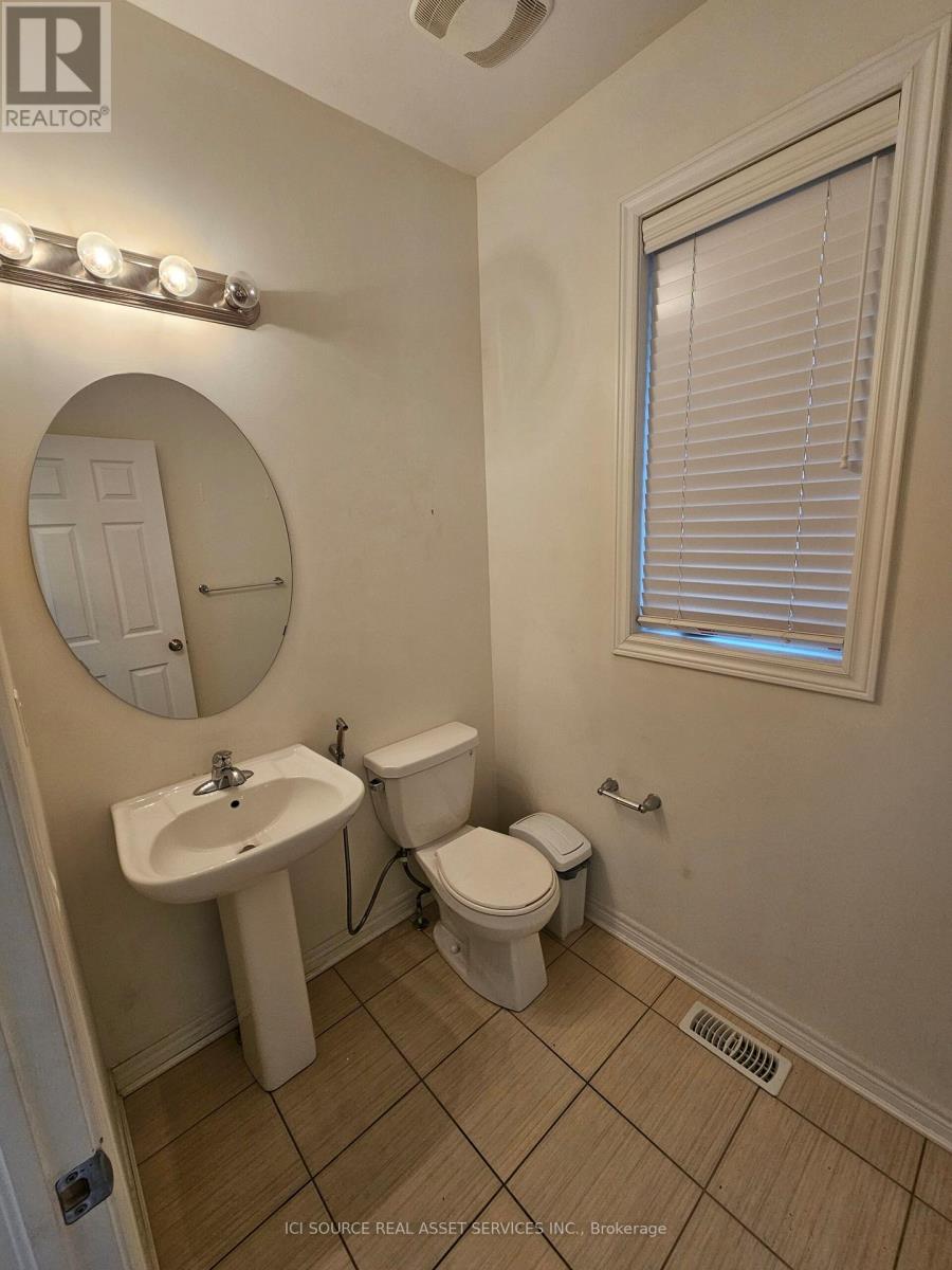 128 Bridlewood Boulevard, Whitby, Ontario  L1R 0N2 - Photo 4 - E12180611