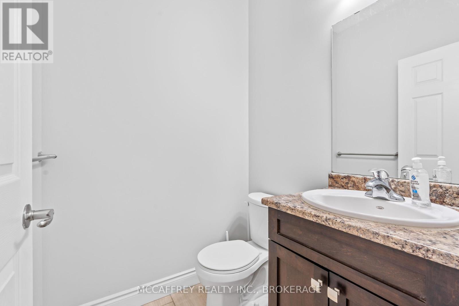 56 Farmington Crescent, Belleville (Thurlow Ward), Ontario  K8N 0J9 - Photo 5 - X12180733