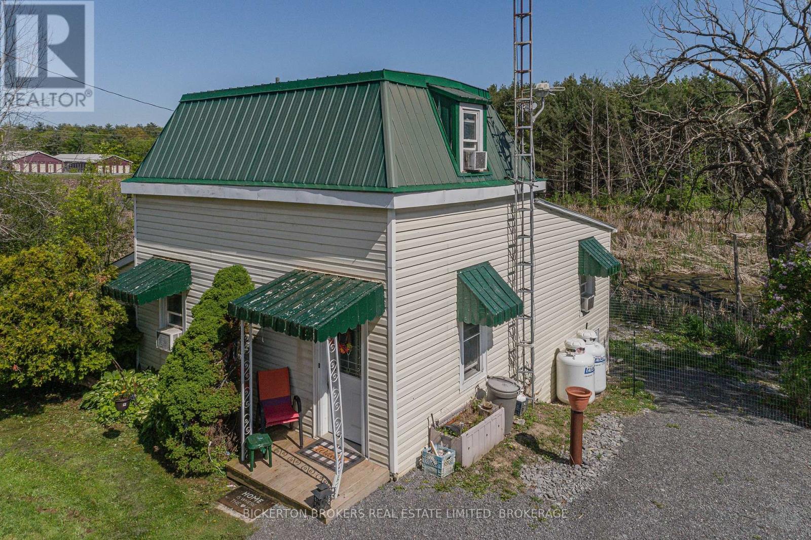 893 County Road 2 Road, Front Of Leeds & Seeleys Bay, Ontario  K0E 1L0 - Photo 3 - X12180764