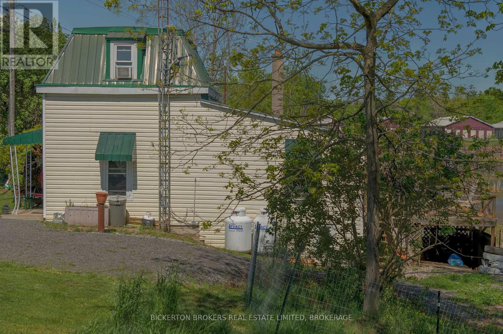 893 County Road 2 Road, Front Of Leeds & Seeleys Bay, Ontario  K0E 1L0 - Photo 4 - X12180764