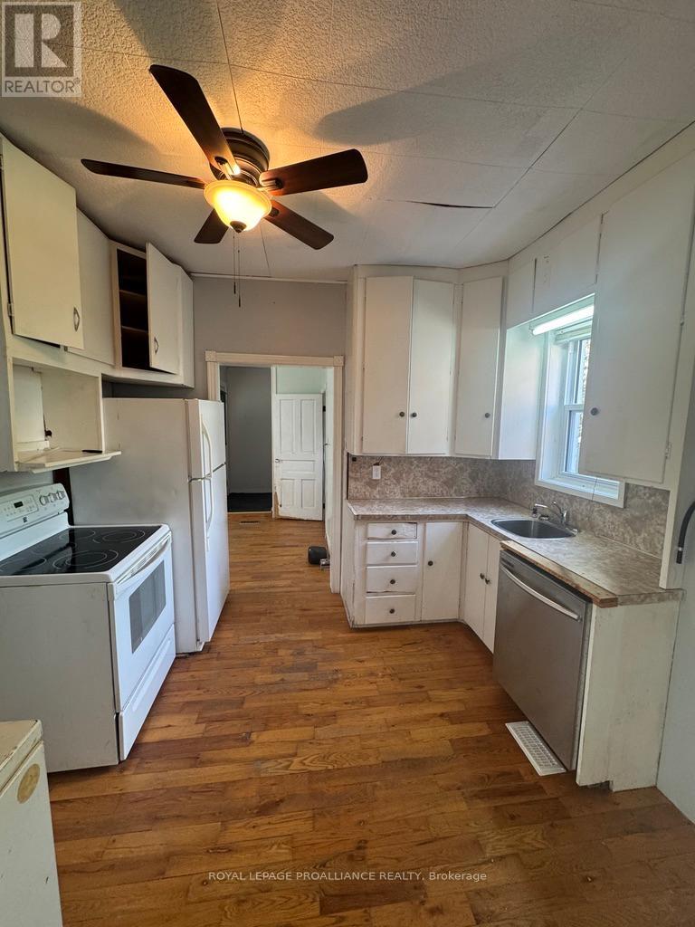 589 Aylmer Street N, Peterborough Central, Ontario  K9H 3W8 - Photo 8 - X12180688