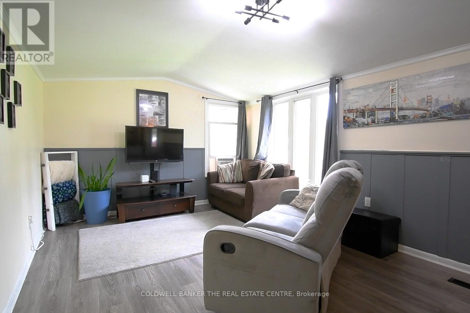 119 Elizabeth Street, Essa, Ontario  L0M 1B0 - Photo 7 - N12180596