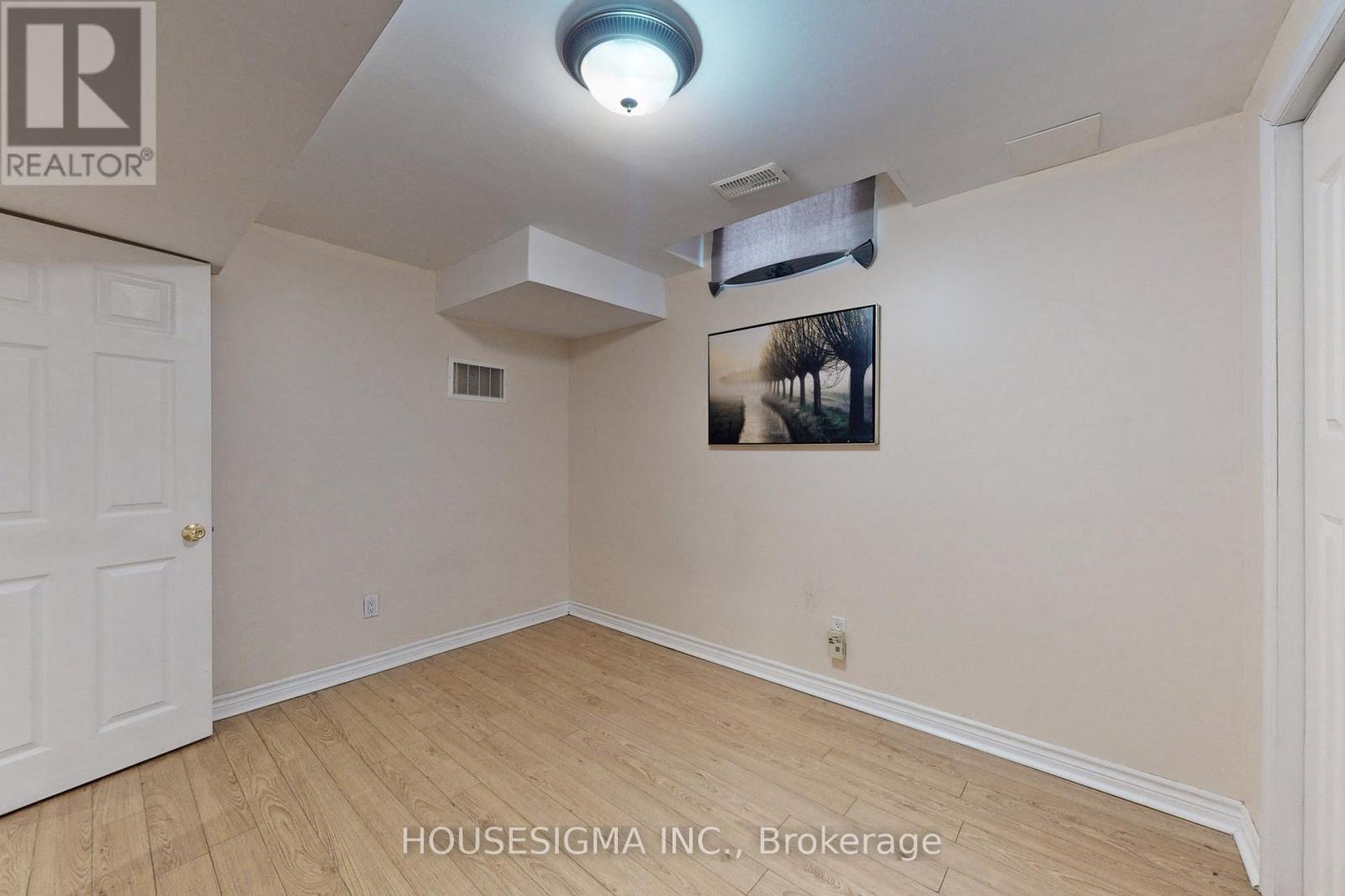 Lower - 38 Estoril Street, Richmond Hill, Ontario  L4C 0B6 - Photo 10 - N12180614