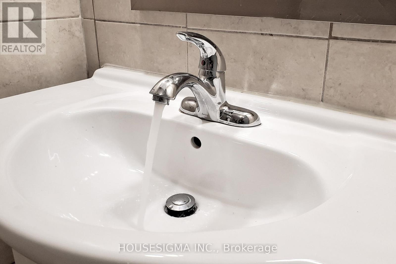 Lower - 38 Estoril Street, Richmond Hill, Ontario  L4C 0B6 - Photo 14 - N12180614