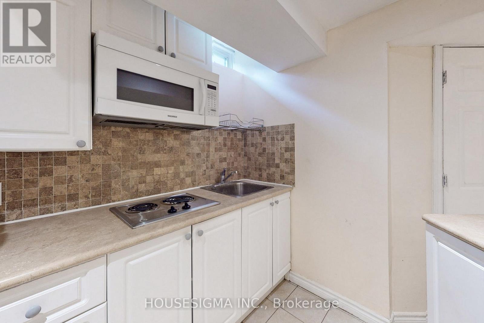 Lower - 38 Estoril Street, Richmond Hill, Ontario  L4C 0B6 - Photo 4 - N12180614