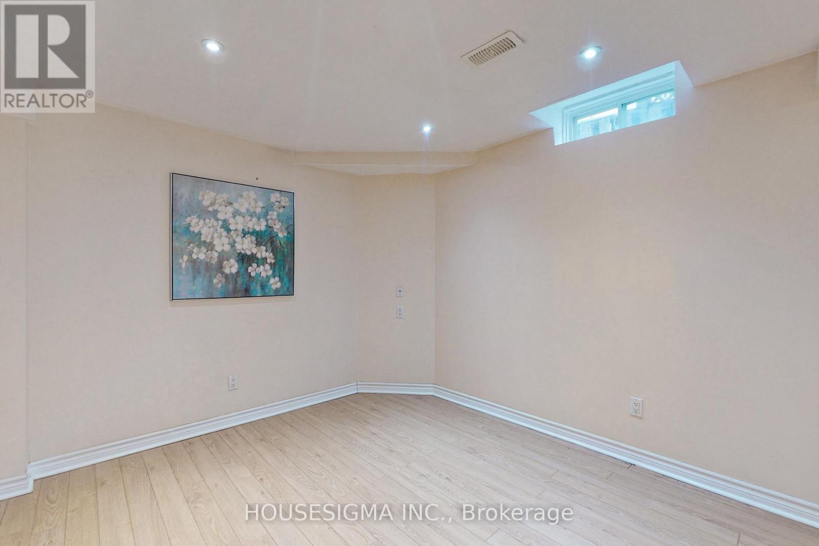 Lower - 38 Estoril Street, Richmond Hill, Ontario  L4C 0B6 - Photo 5 - N12180614
